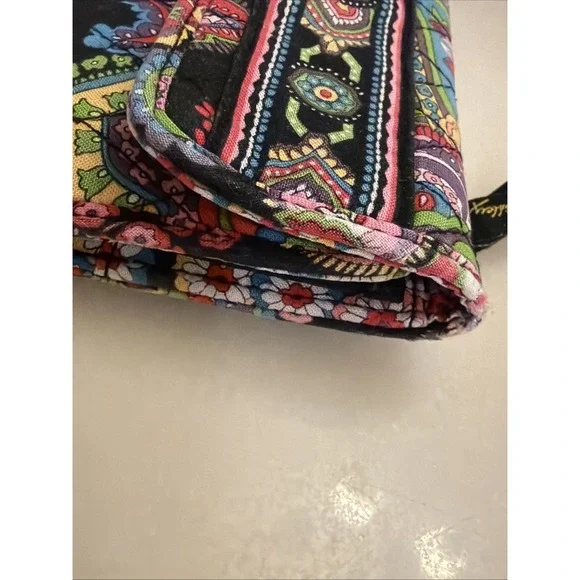 Vtg Vera Bradley Quilted Euro Wallet  Retired 2009 'Pattern Symphony in Hue" - Picture 6 of 16